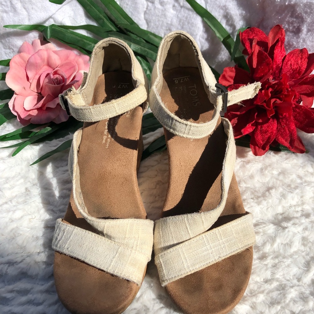 Toms shoes  size 7.5 - Picture 2 of 7